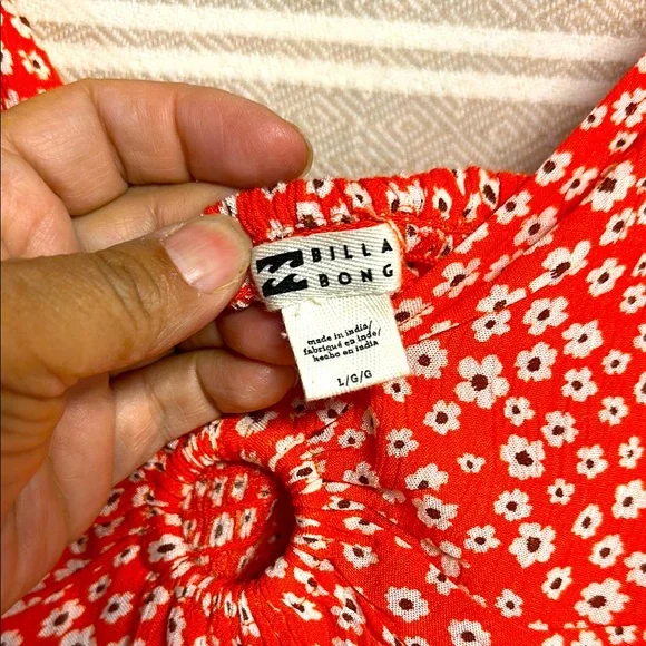NWT Billabong, long sleeve, side slits on waist, Floral Red Dress - Picture 10 of 12